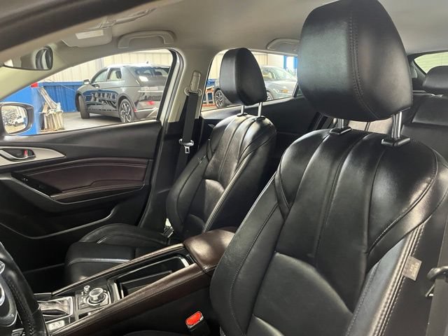 Used 2018 MAZDA MAZDA3 Touring FWD image 22