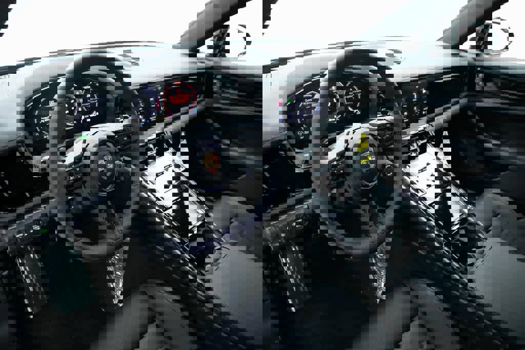 New 2025 Porsche Panamera 4 image 4