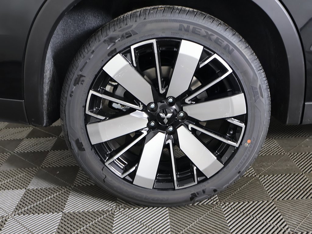 New 2026 Mitsubishi Outlander SE image 21