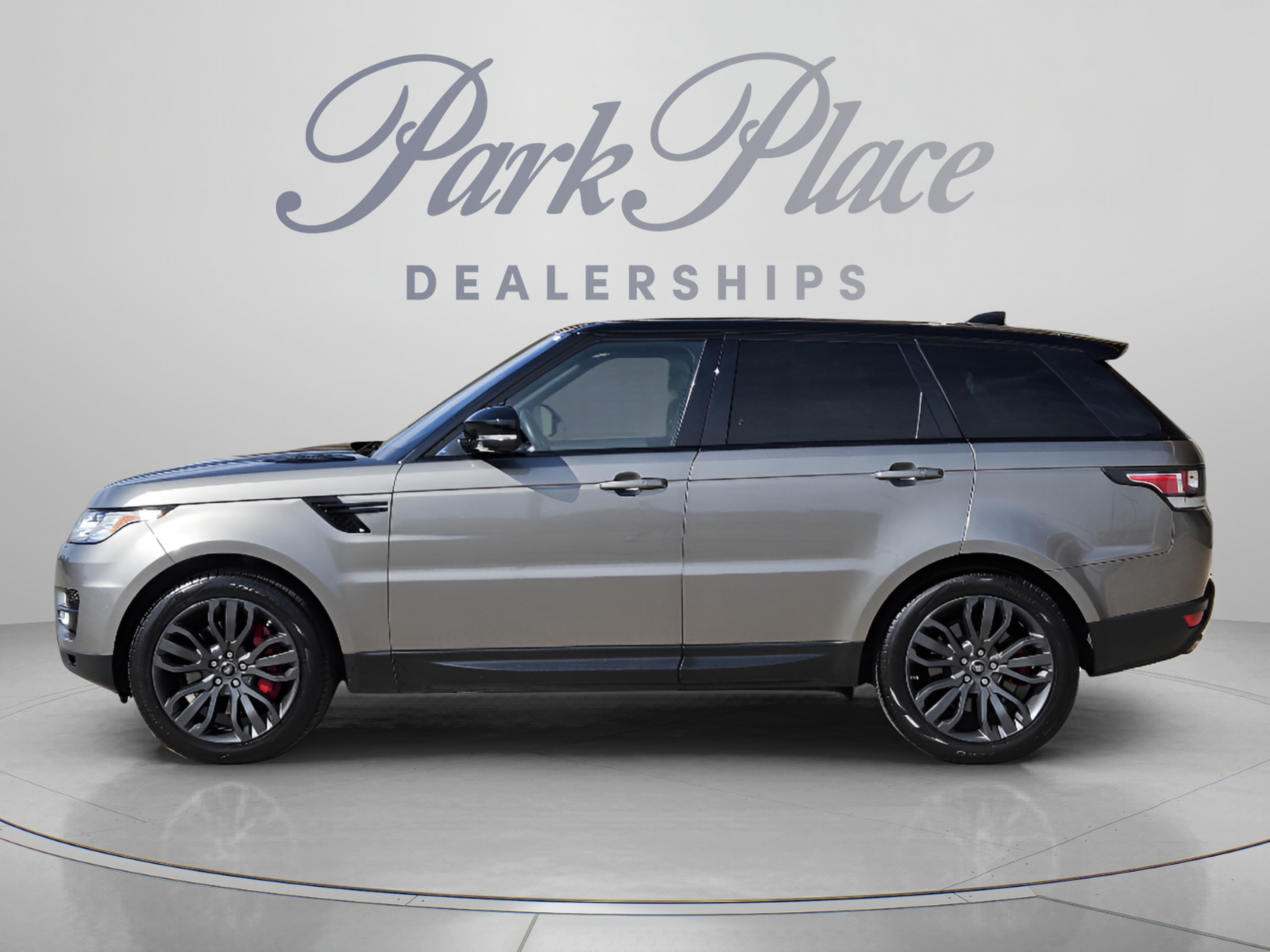Used 2017 Land Rover Range Rover Sport Supercharged AWD/4WD image 2