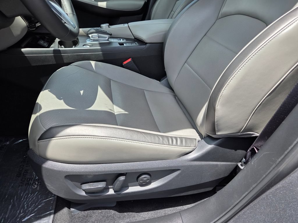 Used 2025 INFINITI QX50 Luxe AWD/4WD image 10