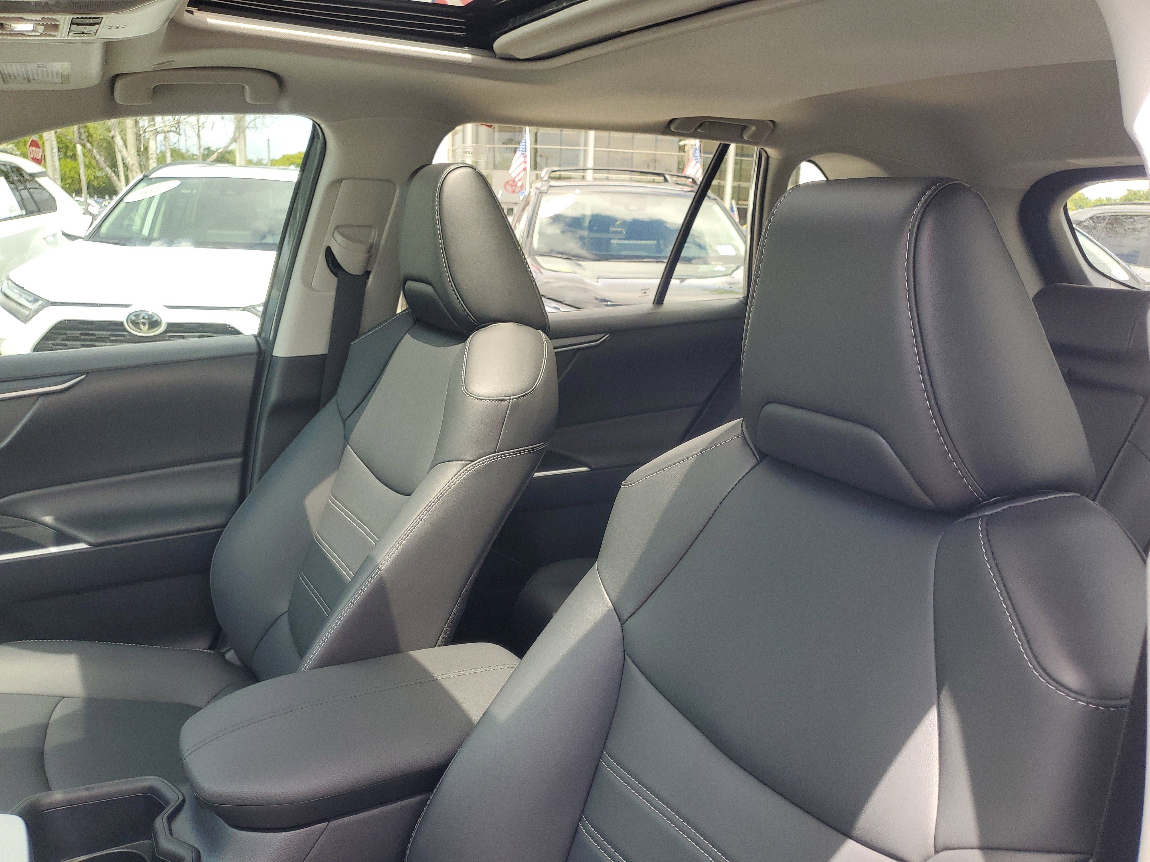 Used 2025 Toyota RAV4 XLE Premium w/ Weather Package AWD/4WD image 18