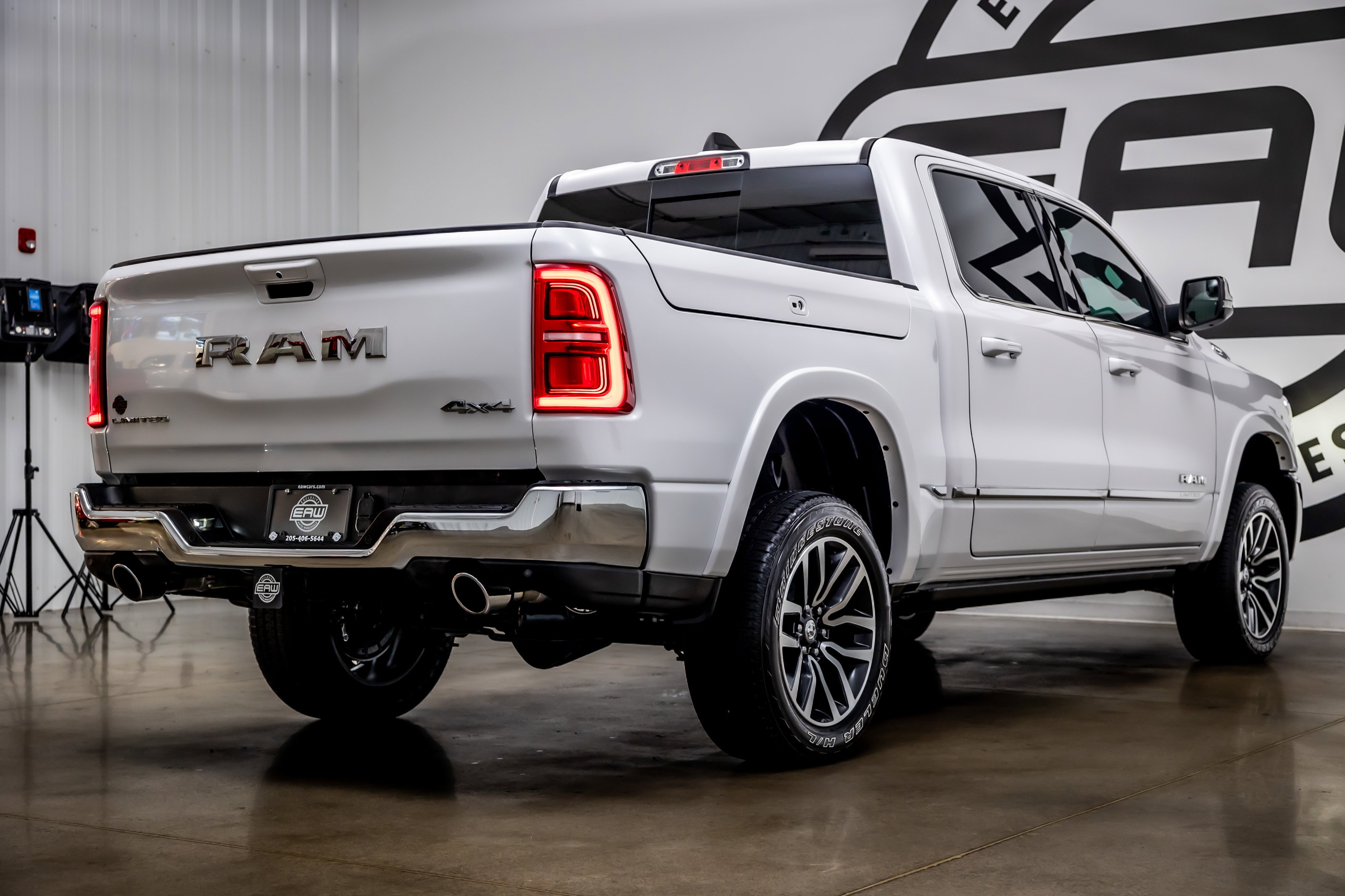 Used 2025 RAM 1500 Limited image 33