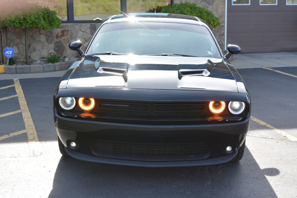 Used 2016 Dodge Challenger SXT Plus RWD image 3