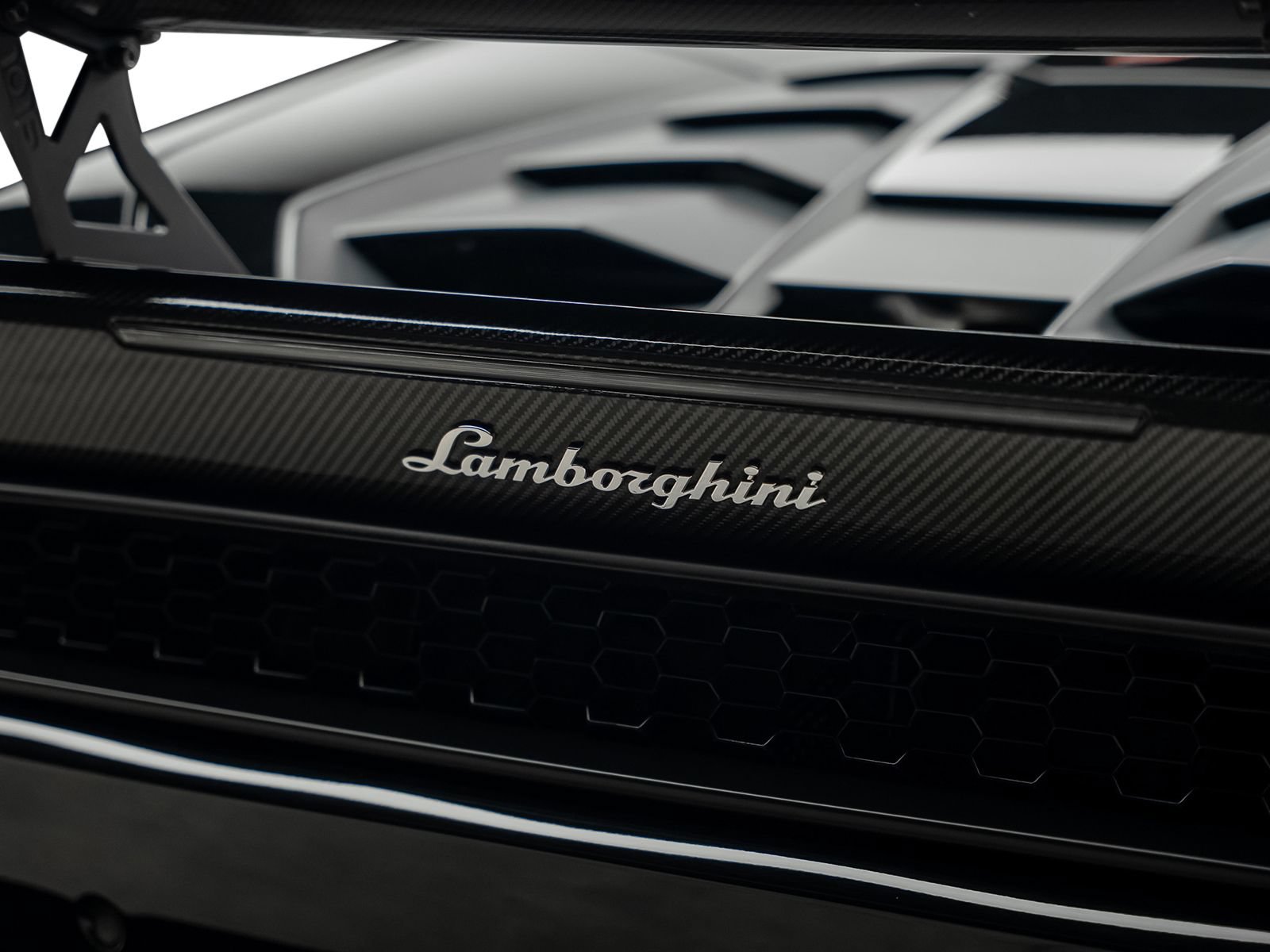 Used 2017 Lamborghini Huracan LP 580-2 RWD image 15