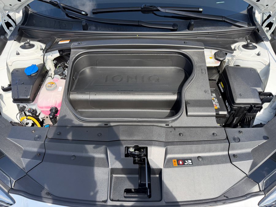 Used 2024 Hyundai Ioniq 6 SEL RWD image 48