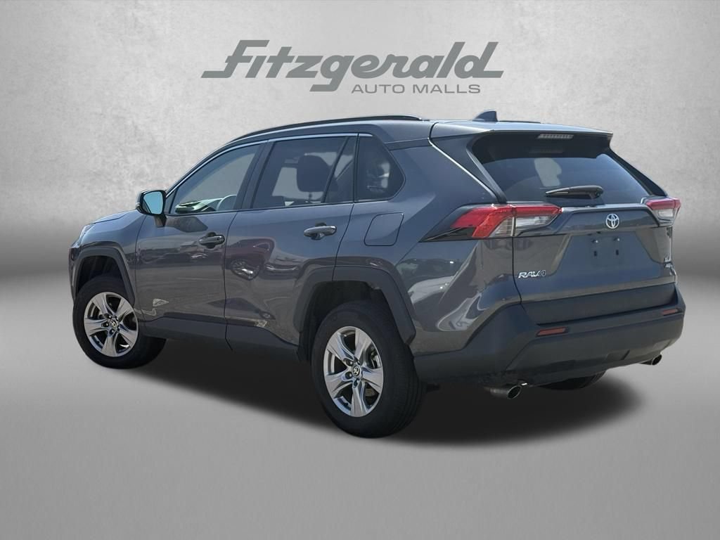 Used 2025 Toyota RAV4 XLE AWD/4WD image 5