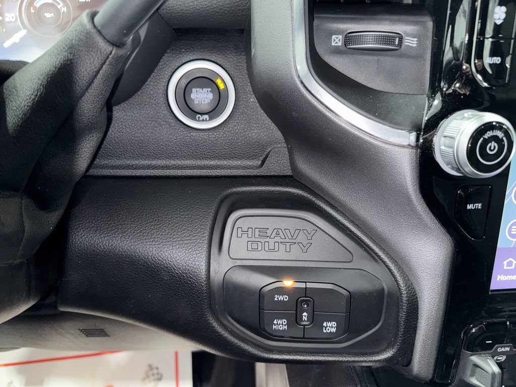 New 2025 RAM 2500 Laramie AWD/4WD image 28