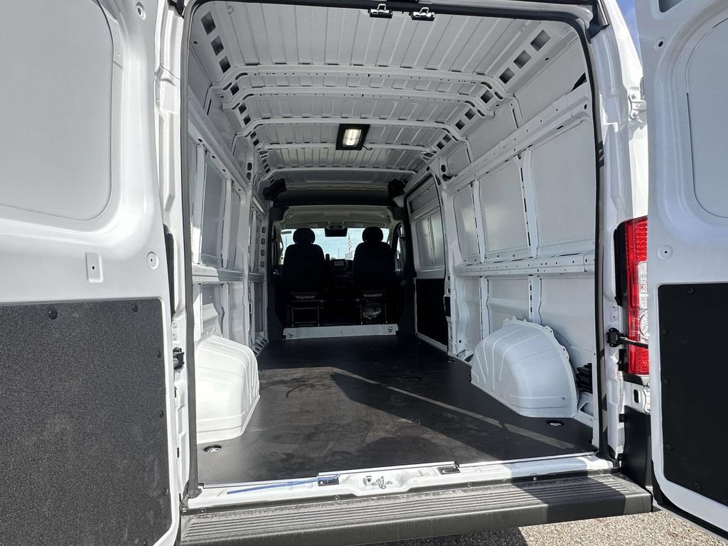 New 2026 RAM ProMaster 2500 w/ Convenience Group FWD image 9