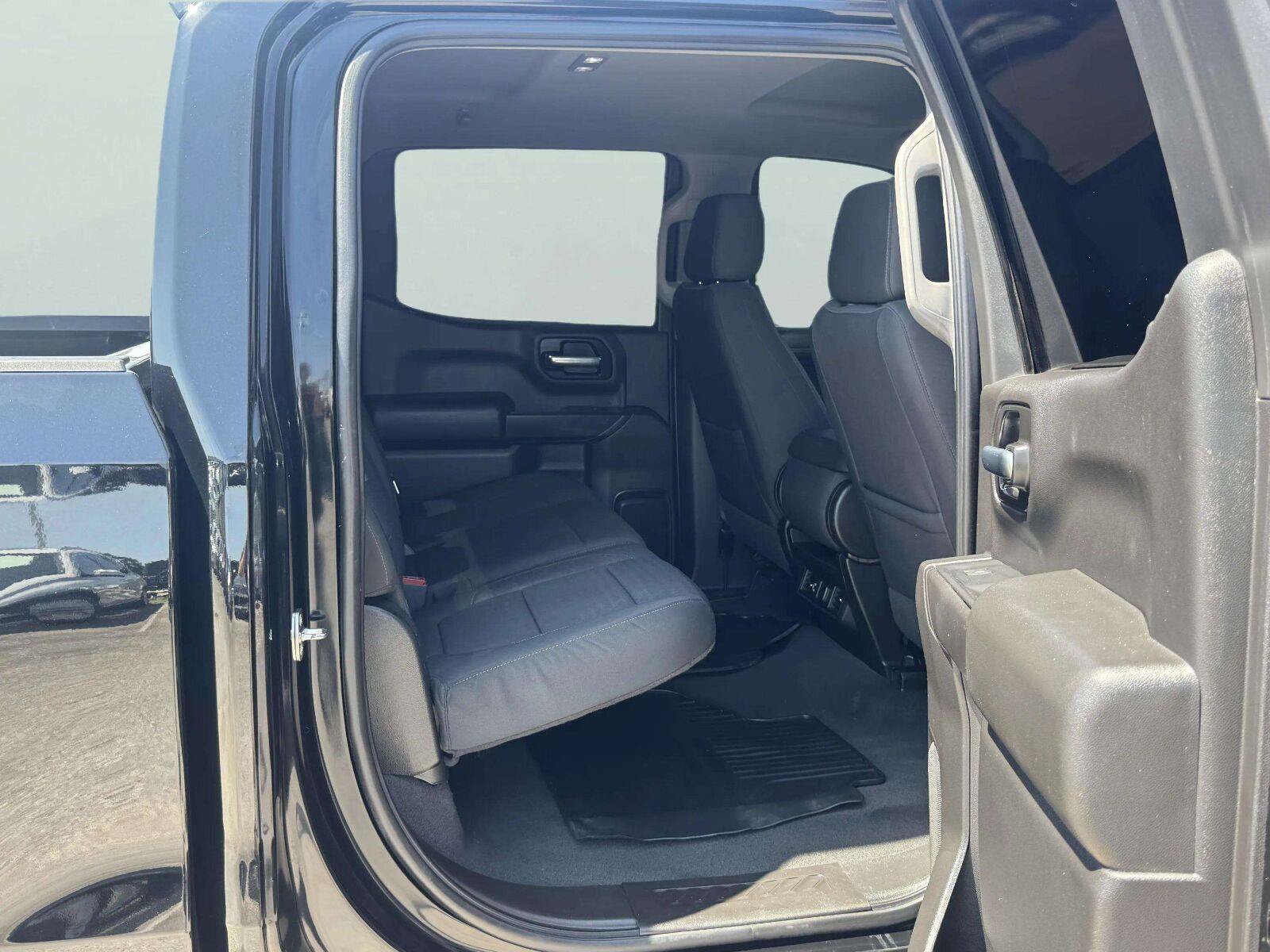Used 2021 Chevrolet Silverado 1500 LT RWD image 40