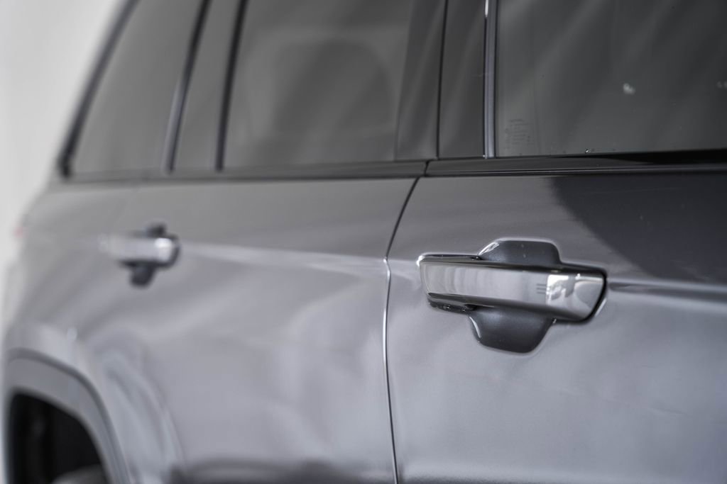 New 2025 Jeep Grand Cherokee 4WD image 15