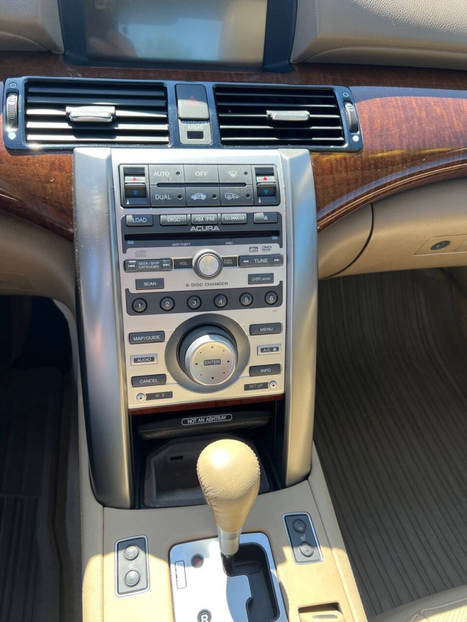 Used 2005 Acura RL AWD/4WD image 4