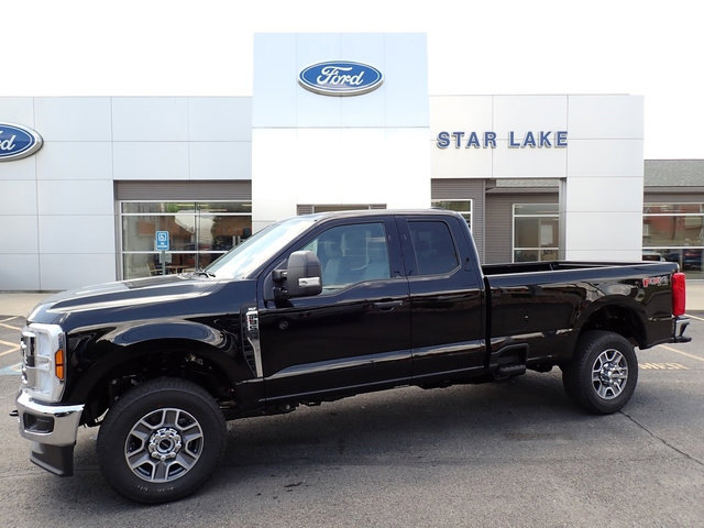 New 2025 Ford F350 XLT w/ FX4 Off-Road Package