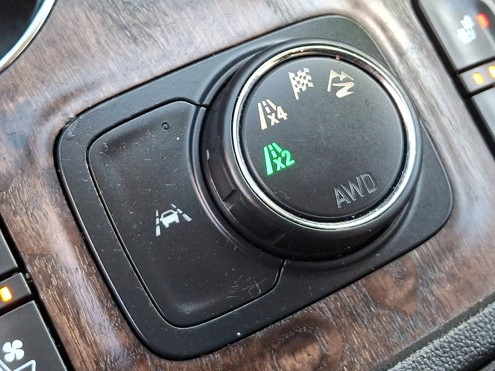 Used 2021 GMC Acadia Denali w/ Denali Technology Package image 25