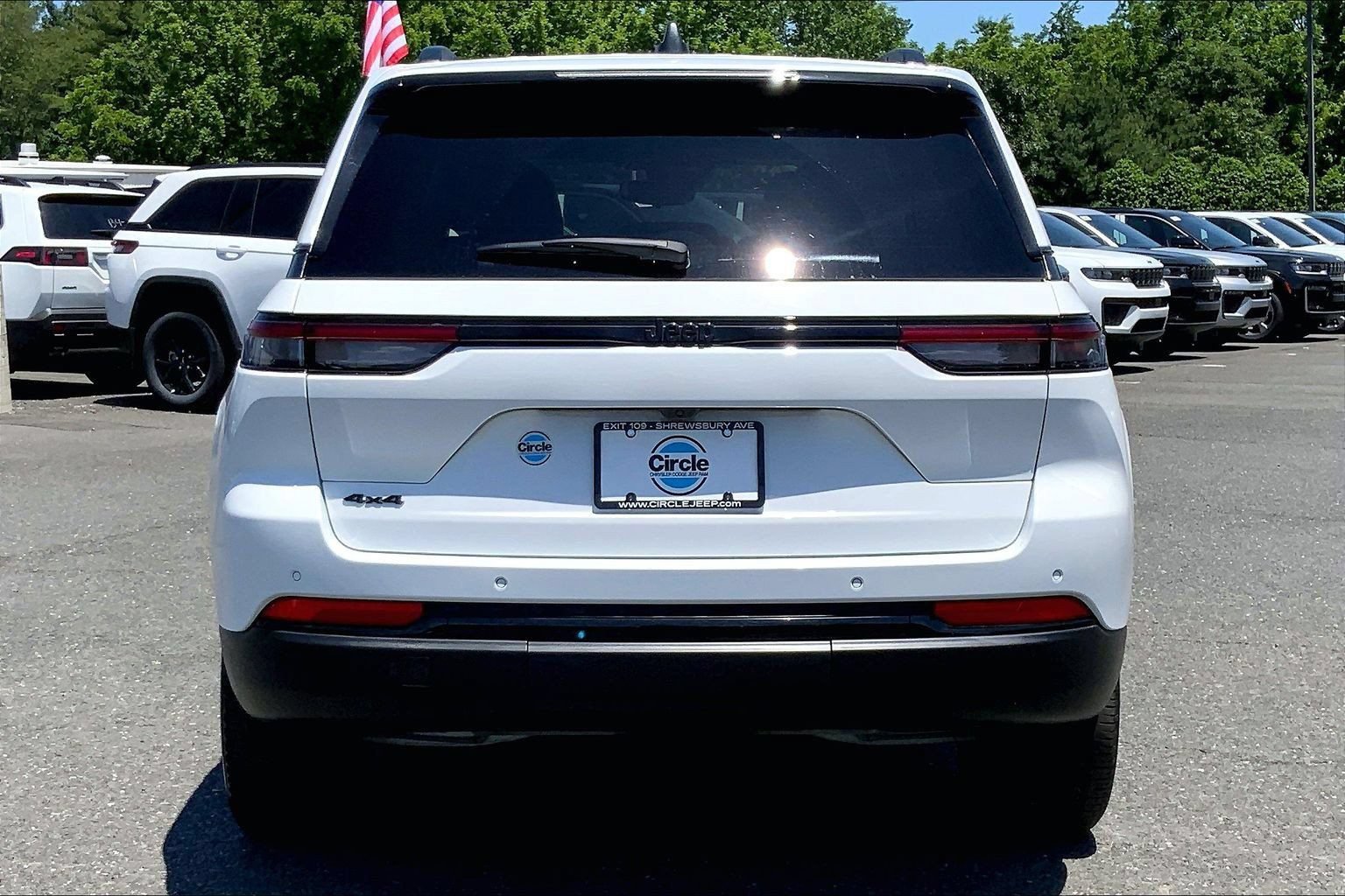 Certified 2024 Jeep Grand Cherokee Altitude AWD/4WD image 4