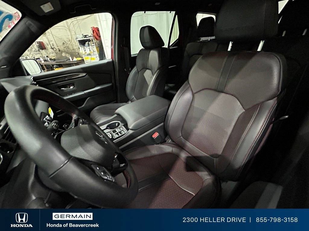 Certified 2025 Honda Pilot Black Edition image 26