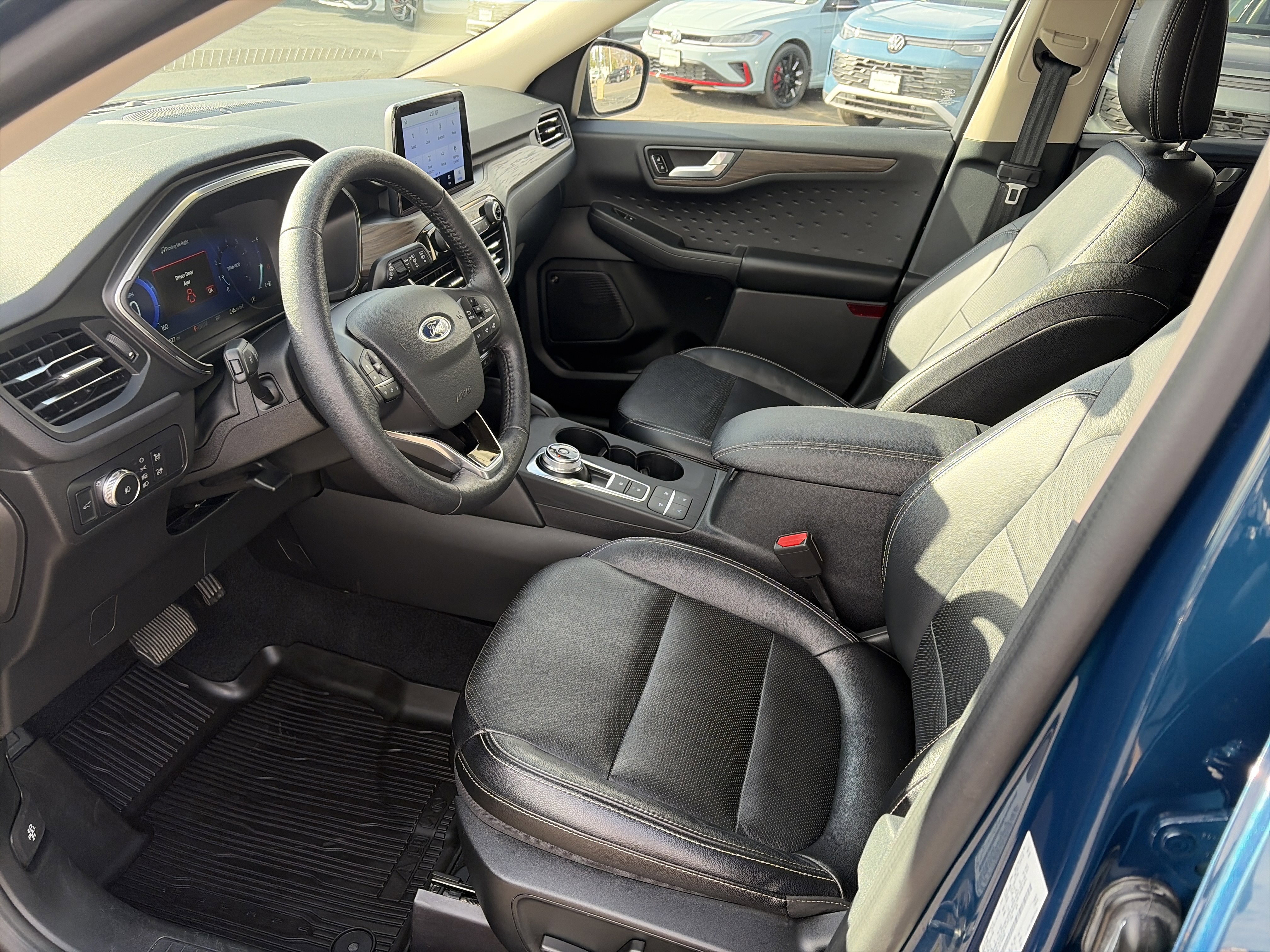 Used 2020 Ford Escape Titanium image 12