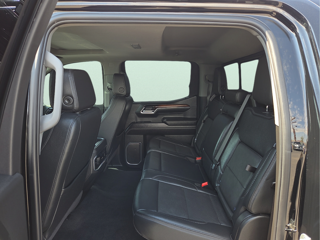 Used 2025 GMC Sierra 1500 Denali AWD/4WD image 11