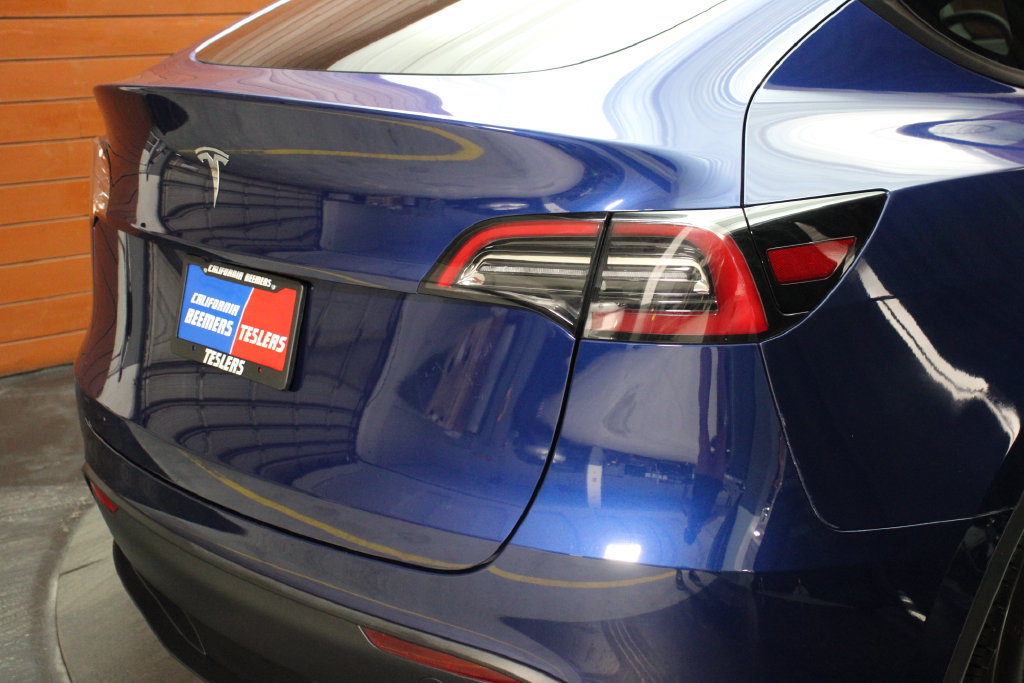 Used 2024 Tesla Model Y 2WD image 3