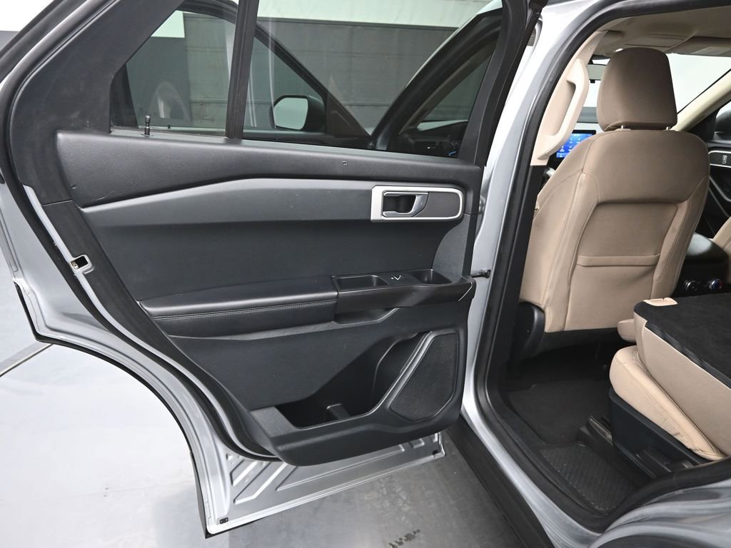 Certified 2021 Ford Explorer 2WD image 12