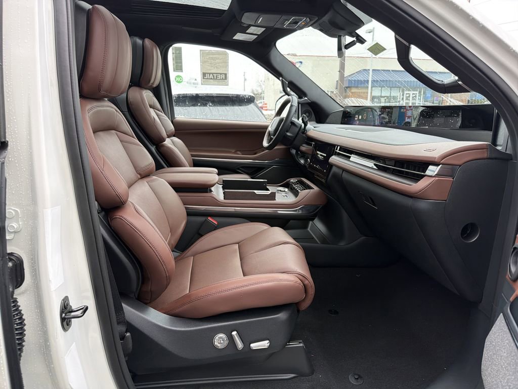 New 2026 Lincoln Navigator L Reserve image 7