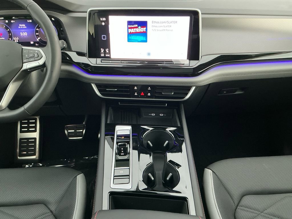 New 2026 Volkswagen Atlas Peak Edition image 11