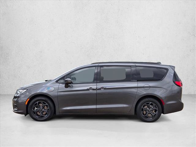 Used 2021 Chrysler Pacifica Limited w/ Uconnect Theater Family Group FWD image 8