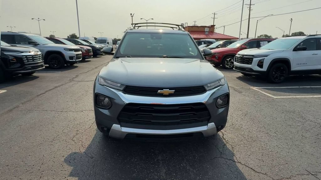 Used 2022 Chevrolet TrailBlazer LT w/ Convenience Package FWD image 3