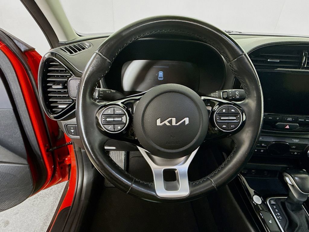 Used 2023 Kia Soul EX image 11