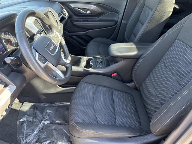 Used 2023 GMC Terrain SLE w/ Driver Convenience Package image 9