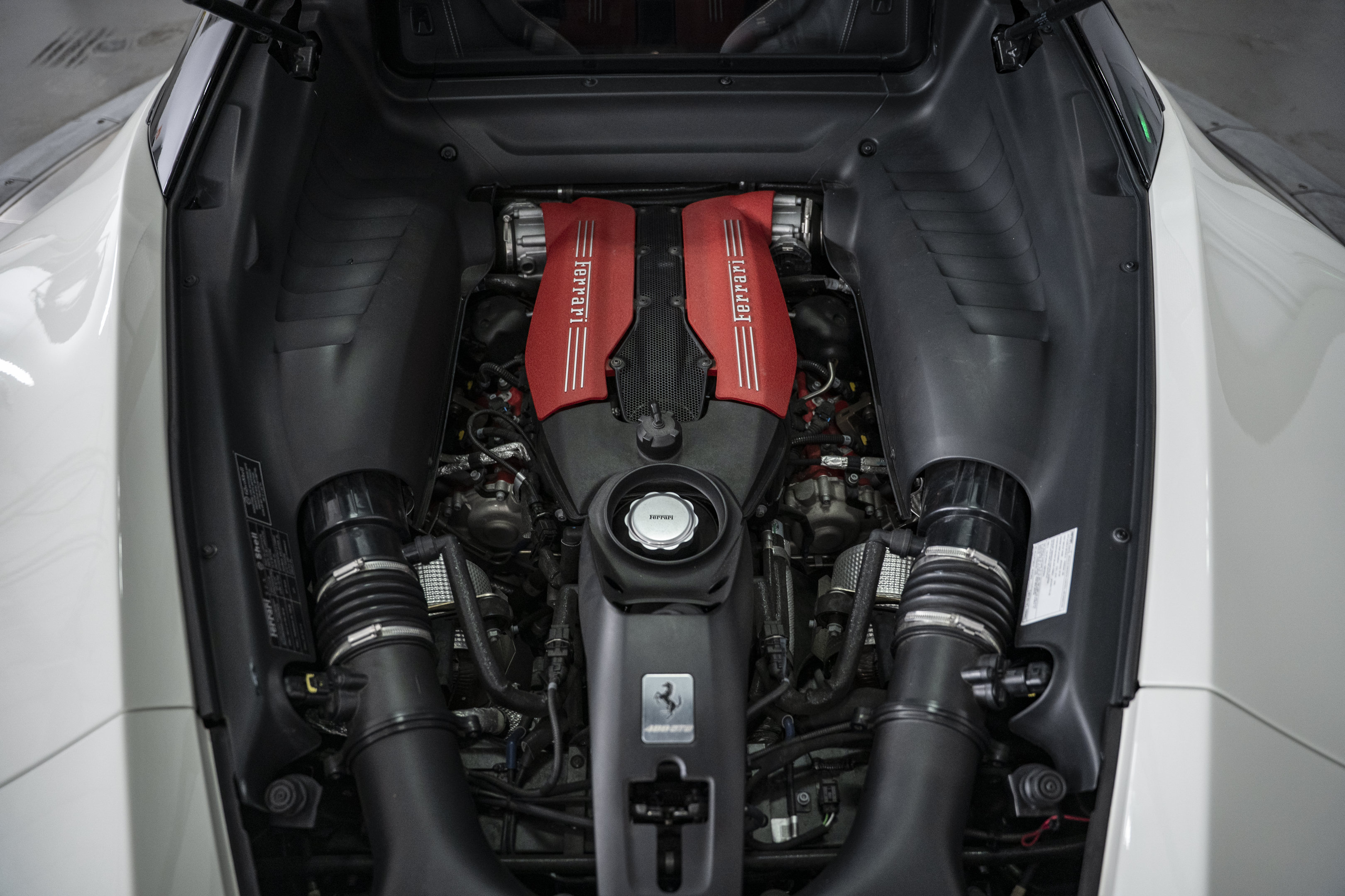 Used 2018 Ferrari 488 GTB RWD image 44