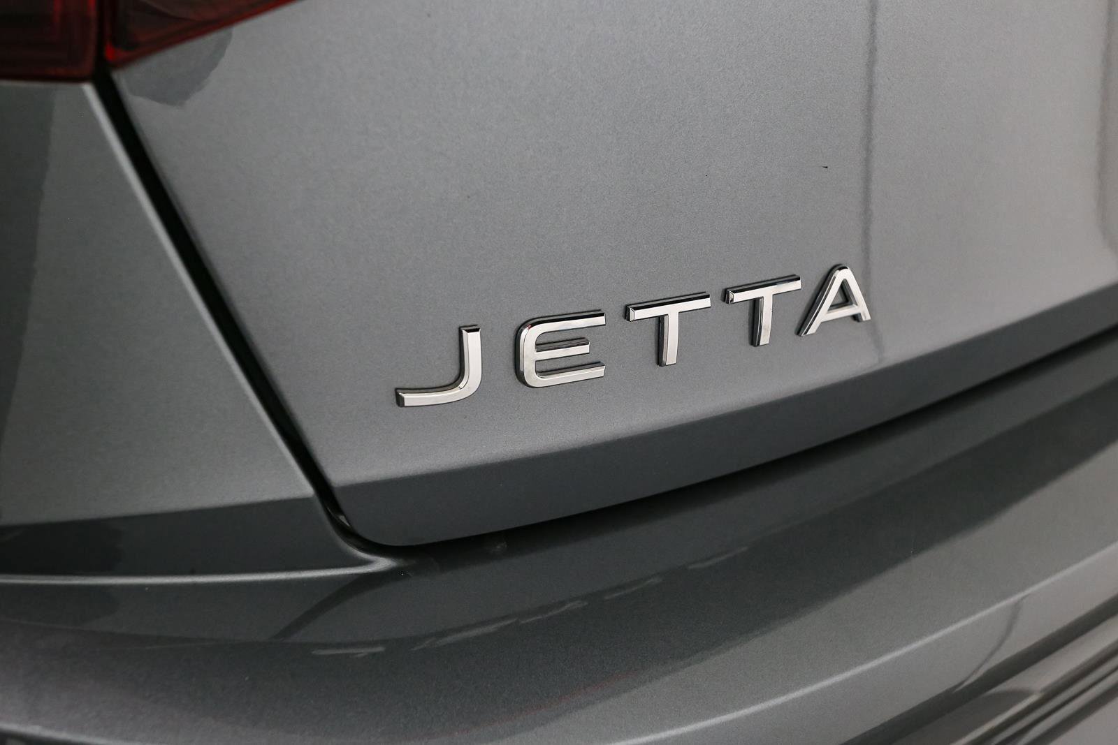 Certified 2024 Volkswagen Jetta SE image 11