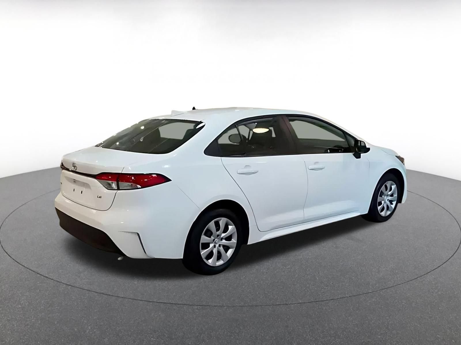 Used 2025 Toyota Corolla LE FWD image 13