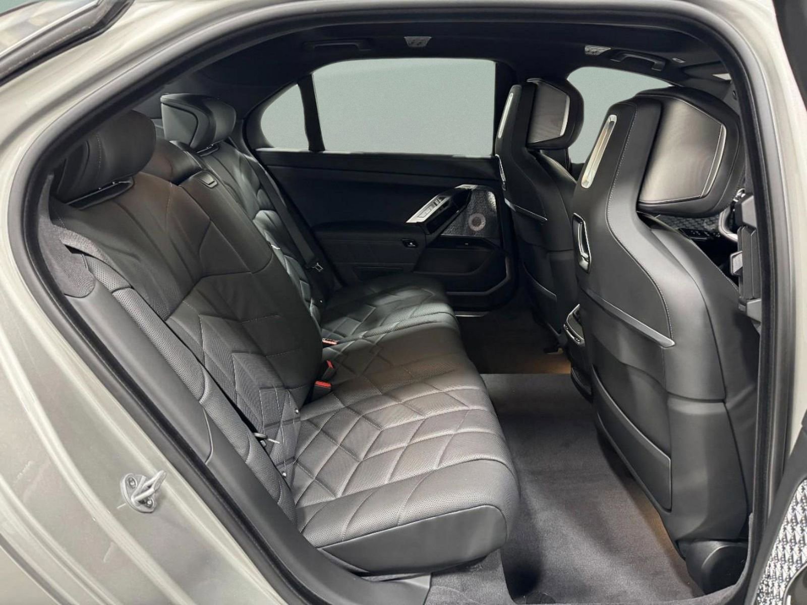 New 2026 BMW i7 xDrive60 w/ Executive Package image 10