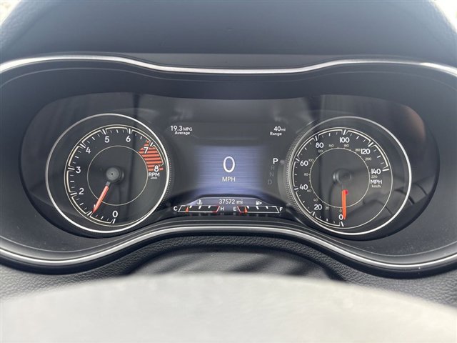 Used 2020 Jeep Cherokee Trailhawk image 11