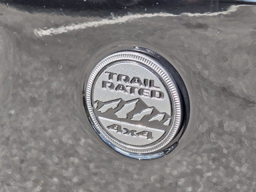 Used 2022 Jeep Wrangler Sport AWD/4WD image 16