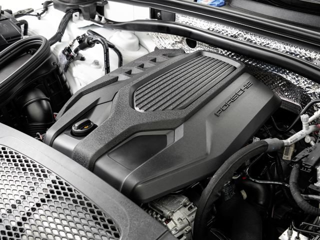 Certified 2026 Porsche Macan AWD/4WD image 30