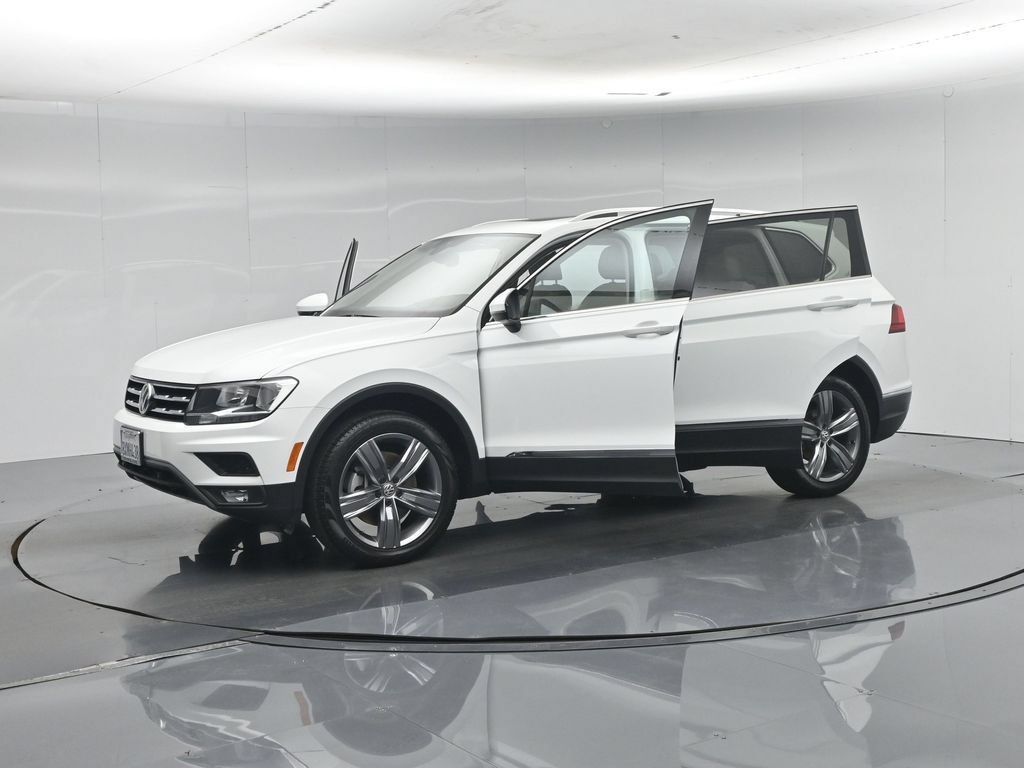 Used 2021 Volkswagen Tiguan SEL FWD image 32
