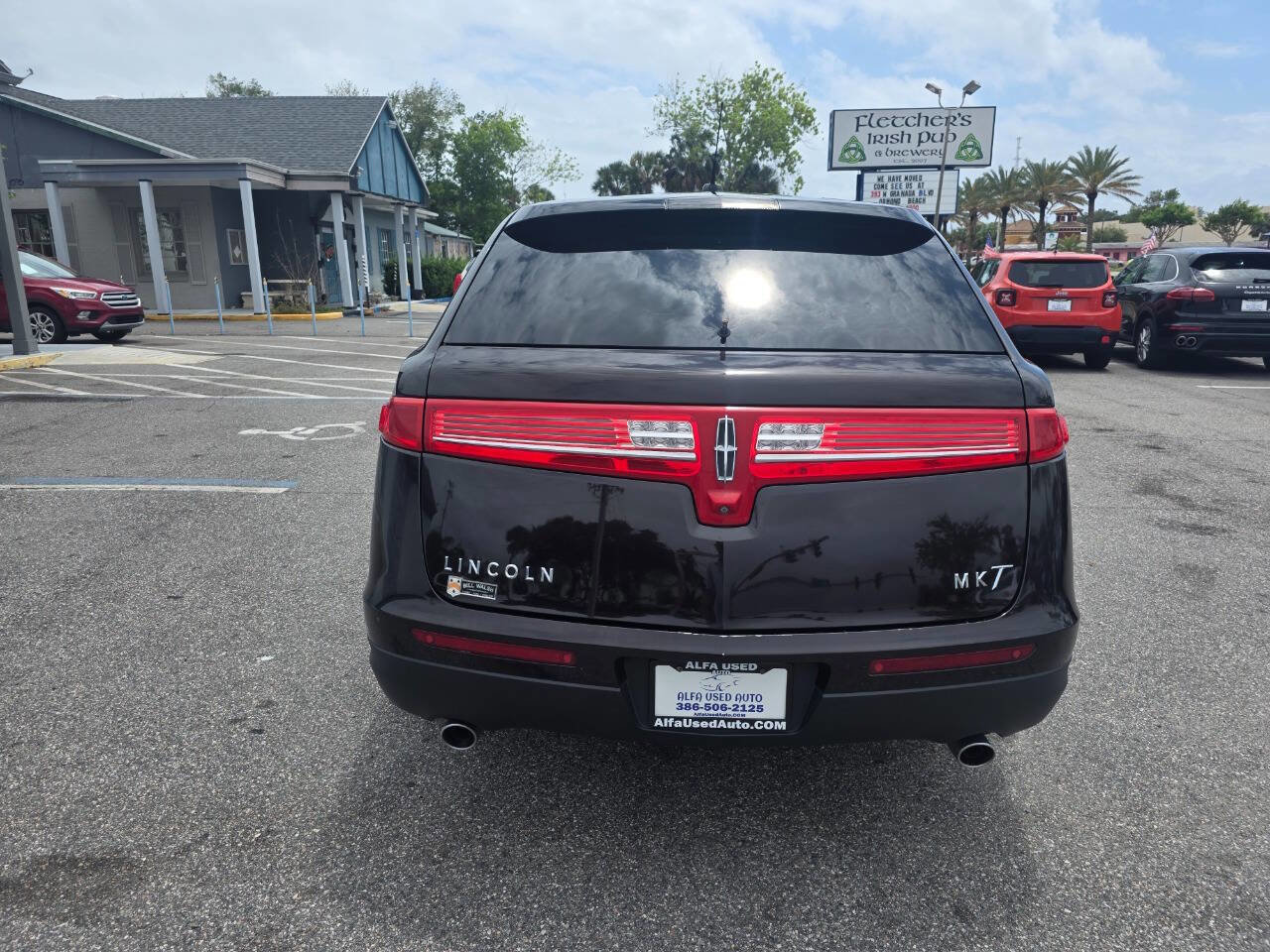 Used 2013 Lincoln MKT FWD image 5
