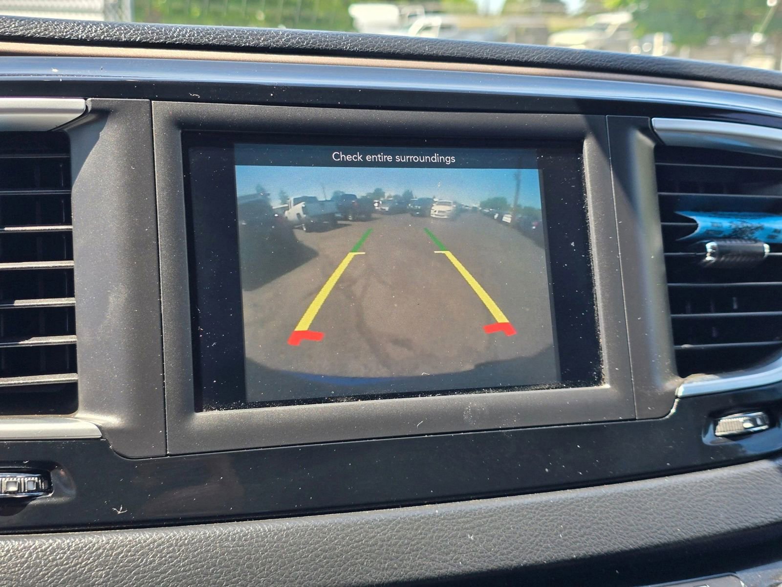 Used 2018 Chrysler Pacifica Touring-L FWD image 31