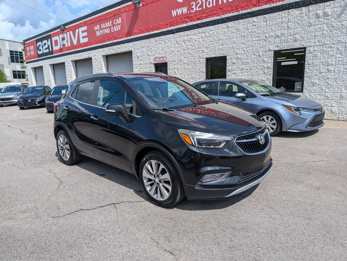 Used 2017 Buick Encore Essence FWD image 1