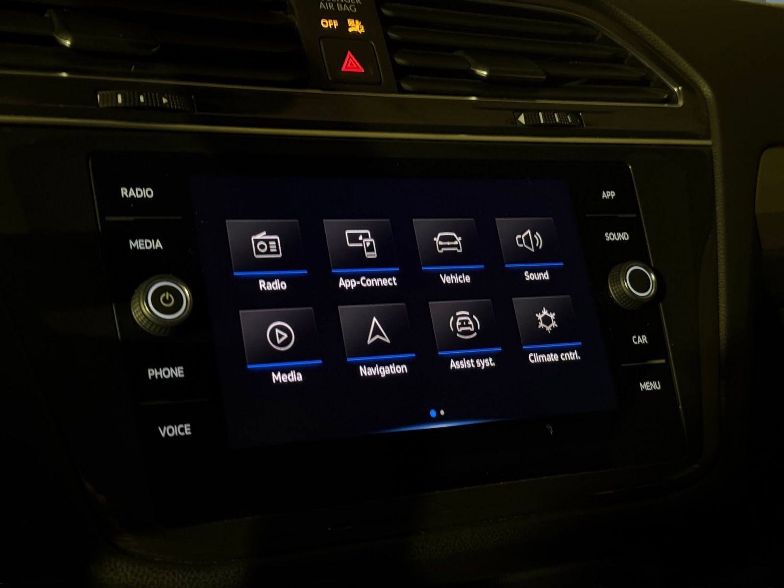 Used 2023 Volkswagen Tiguan SE image 27