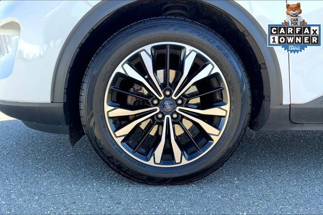 Used 2022 Ford Escape SE w/ SE Sport Appearance Package image 9