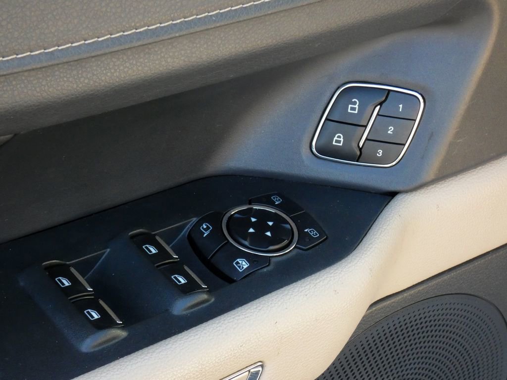 Used 2024 Ford Expedition Limited image 12