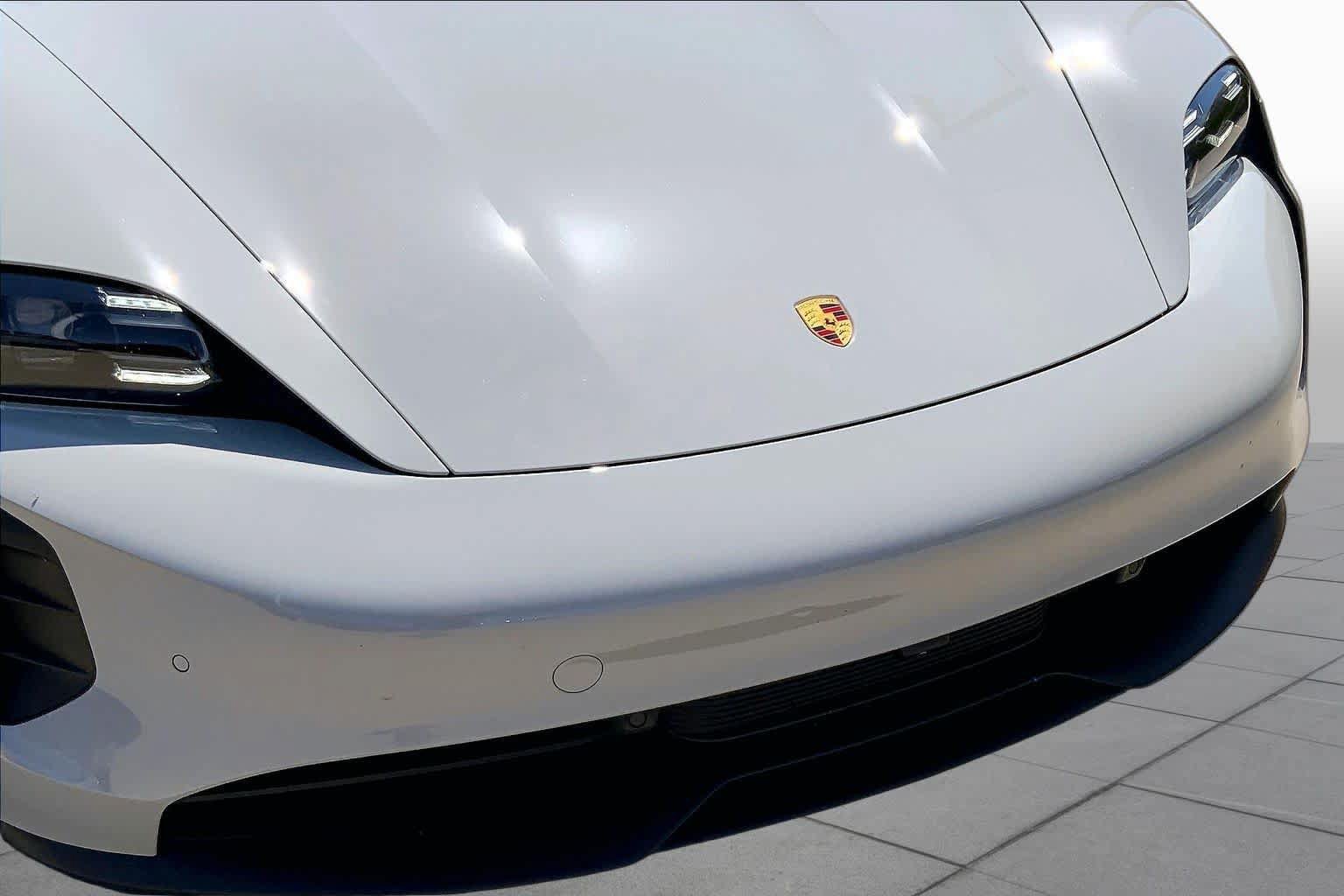 Used 2022 Porsche Taycan RWD image 27