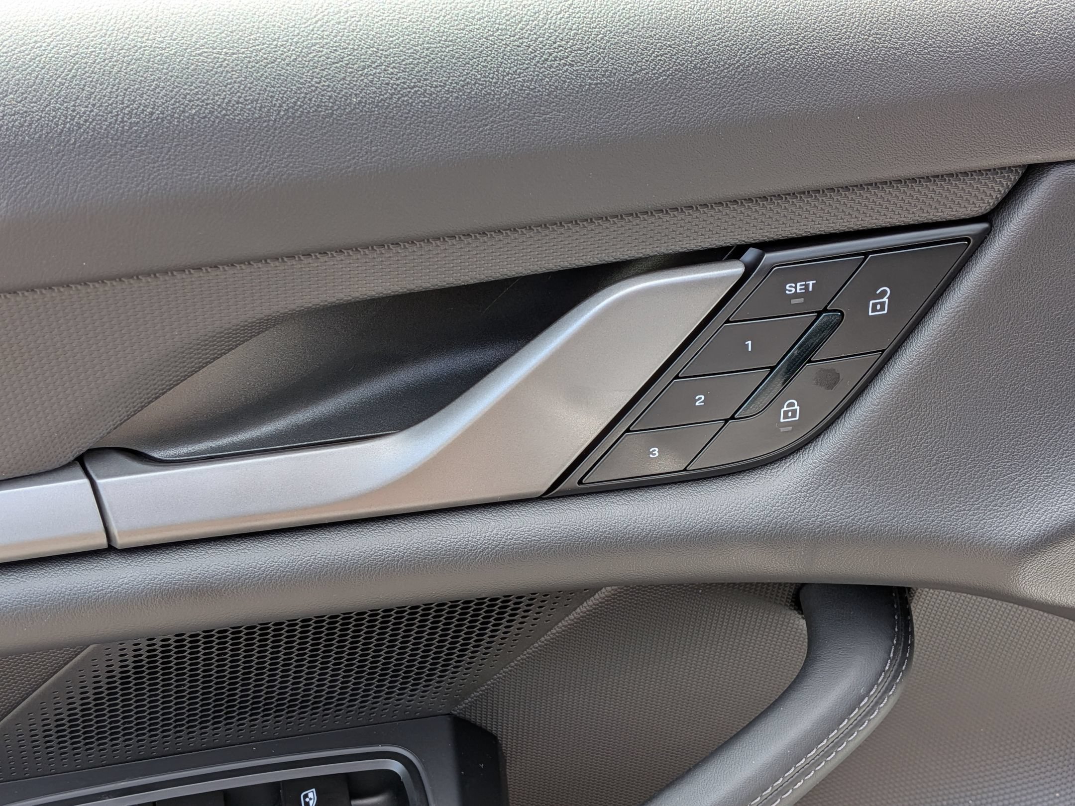 New 2026 Porsche Taycan 4S AWD/4WD image 23