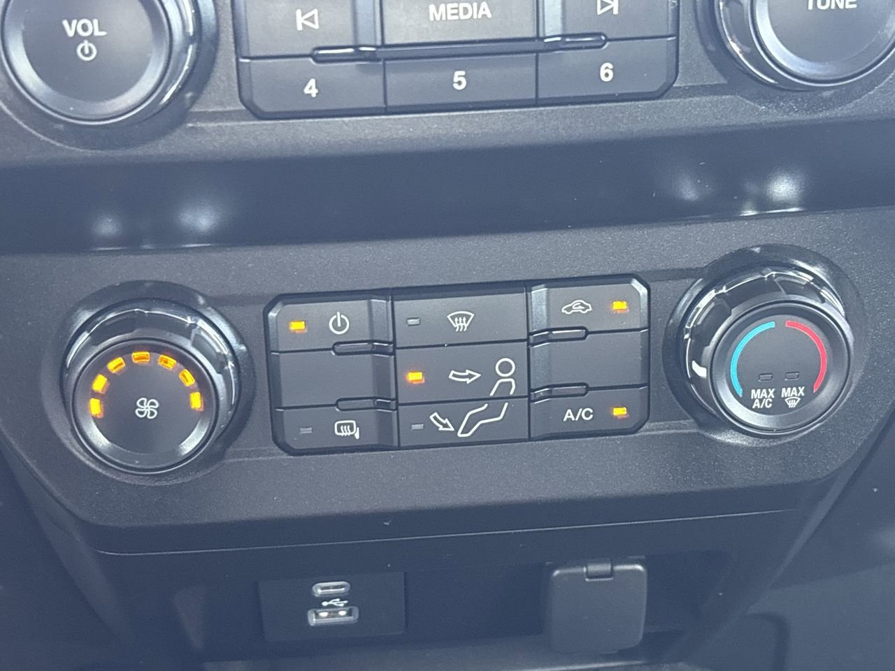 Used 2020 Ford F350 XLT image 23