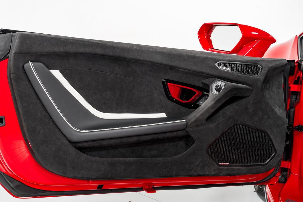 Used 2023 Lamborghini Huracan Tecnica image 9