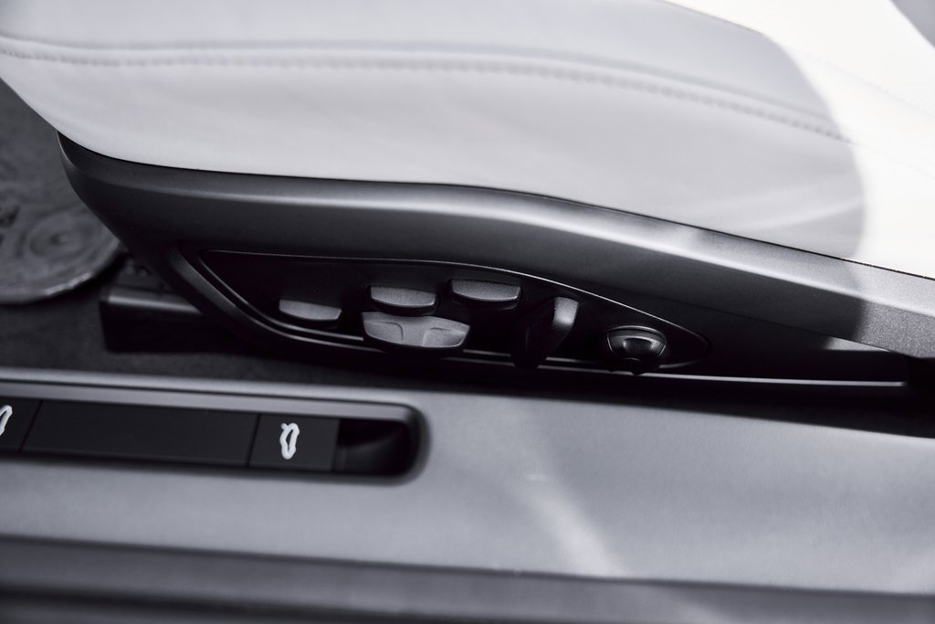 Used 2025 Porsche 911 Turbo S image 36