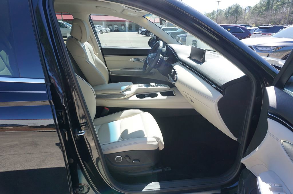 Used 2023 Genesis GV70 2.5T Advanced w/ Advanced Package image 18